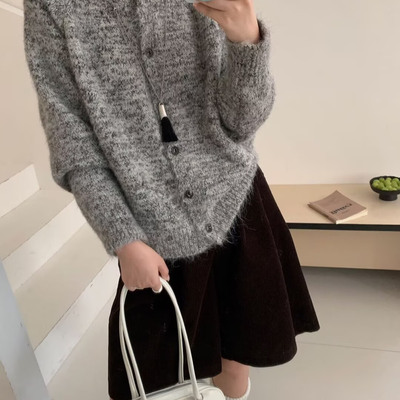 高领单排扣针织衫毛衣