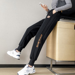 Women's Leggings show thin and versatile in real action sports pants