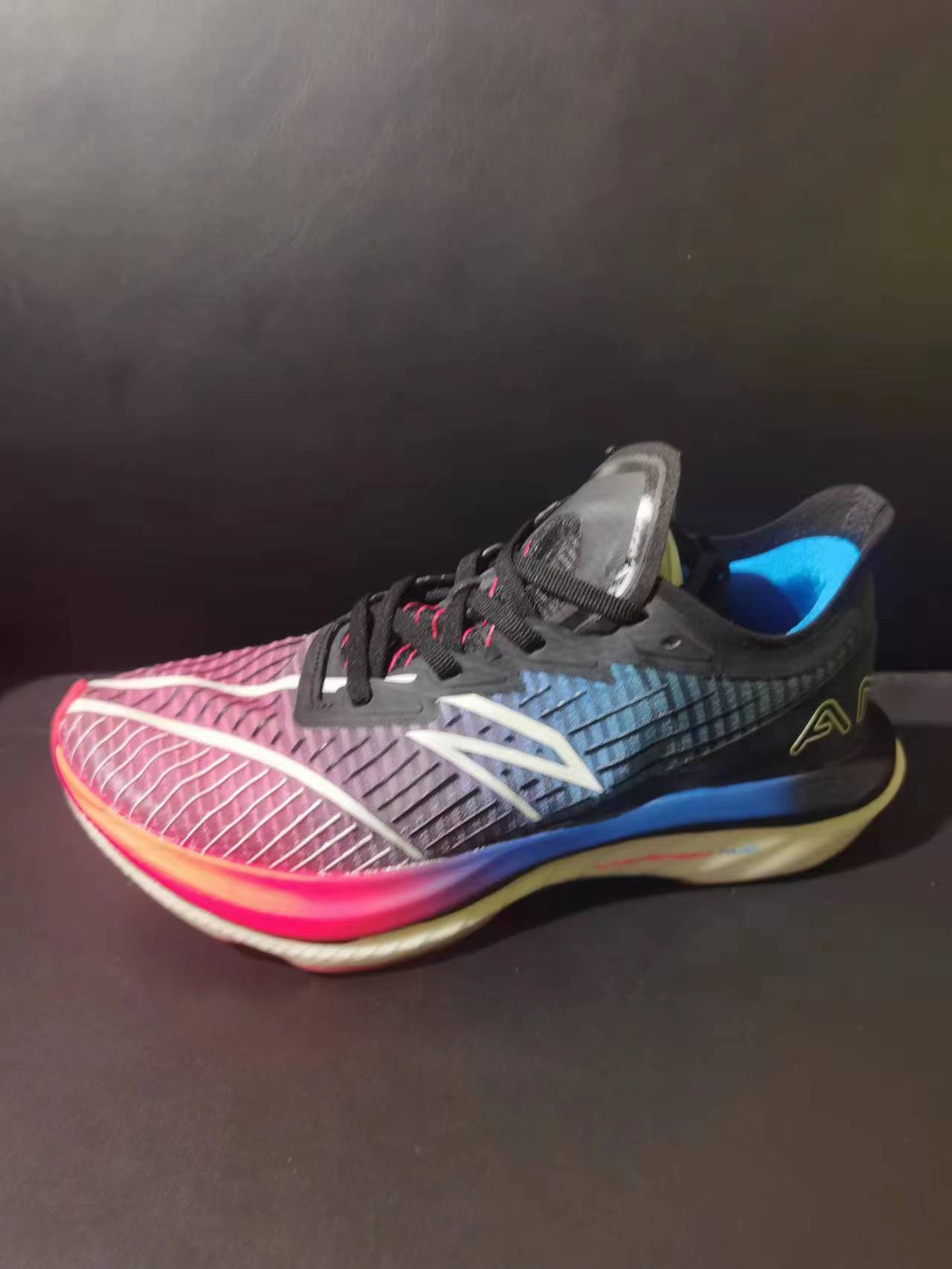 安踏女鞋轻便运动鞋GT氮科技