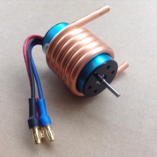 2440无刷电机4极1/16车模船模暴力马达 4500KV 带水冷套 铜圈