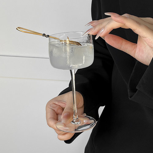 氛围感高脚香槟杯ins风玻璃鸡尾酒杯马天尼杯甜酒气泡杯葡萄酒杯