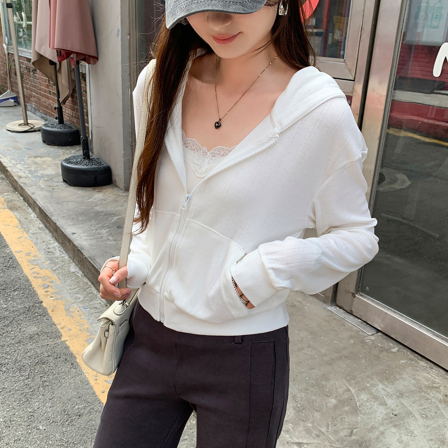 韩系白色连帽卫衣外套女秋冬季2025新款外搭短款拉链开衫休闲上衣