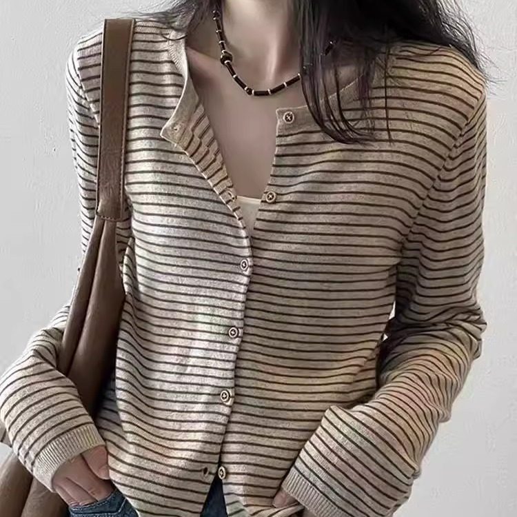 条纹针织开衫外套女春秋新款设计感小众上衣外搭薄款圆领长袖毛衣,女装/女士精品,毛针织衫,淘宝优惠券,粉丝福利购,淘宝优惠卷