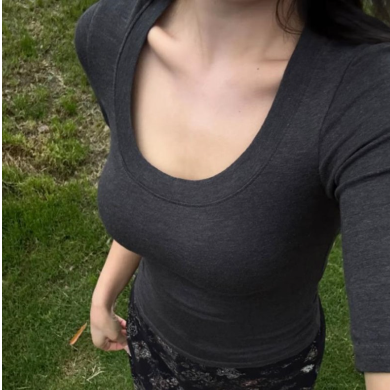 夏季小心机中袖袖T恤女五分袖性感露锁骨体恤打底衫辣妹紧身上衣