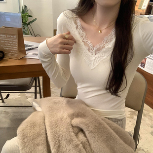 V领蕾丝拼接内搭打底衫 辣妹修身 设计感显瘦长袖 上衣 女2026秋冬季
