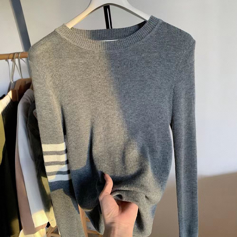2025新款秋冬季慵懒风圆领纯色羊毛针织衫女高级感条纹内搭打底衫
