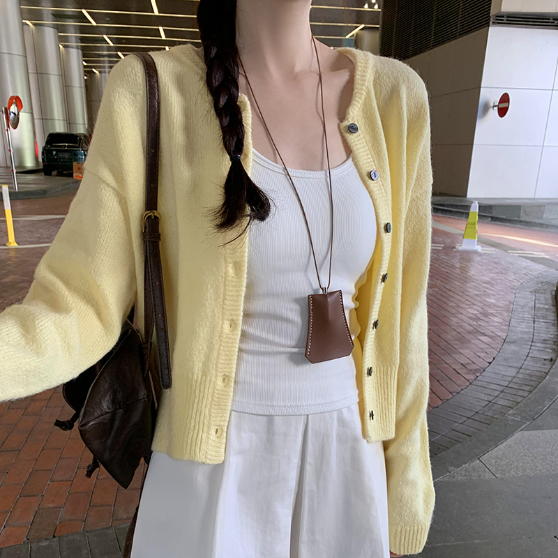 羊毛软糯亲肤气质温柔风针织开衫女秋冬季新款韩系多巴胺显瘦外套