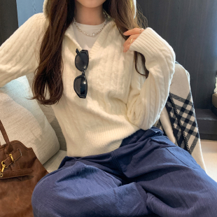 设计感初秋单穿白色连帽软糯套头毛衣短款针织衫女2025新款上衣女