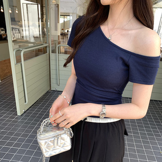 性感小个子带胸垫短袖T恤女2026夏季小众设计感斜肩显瘦心机上衣