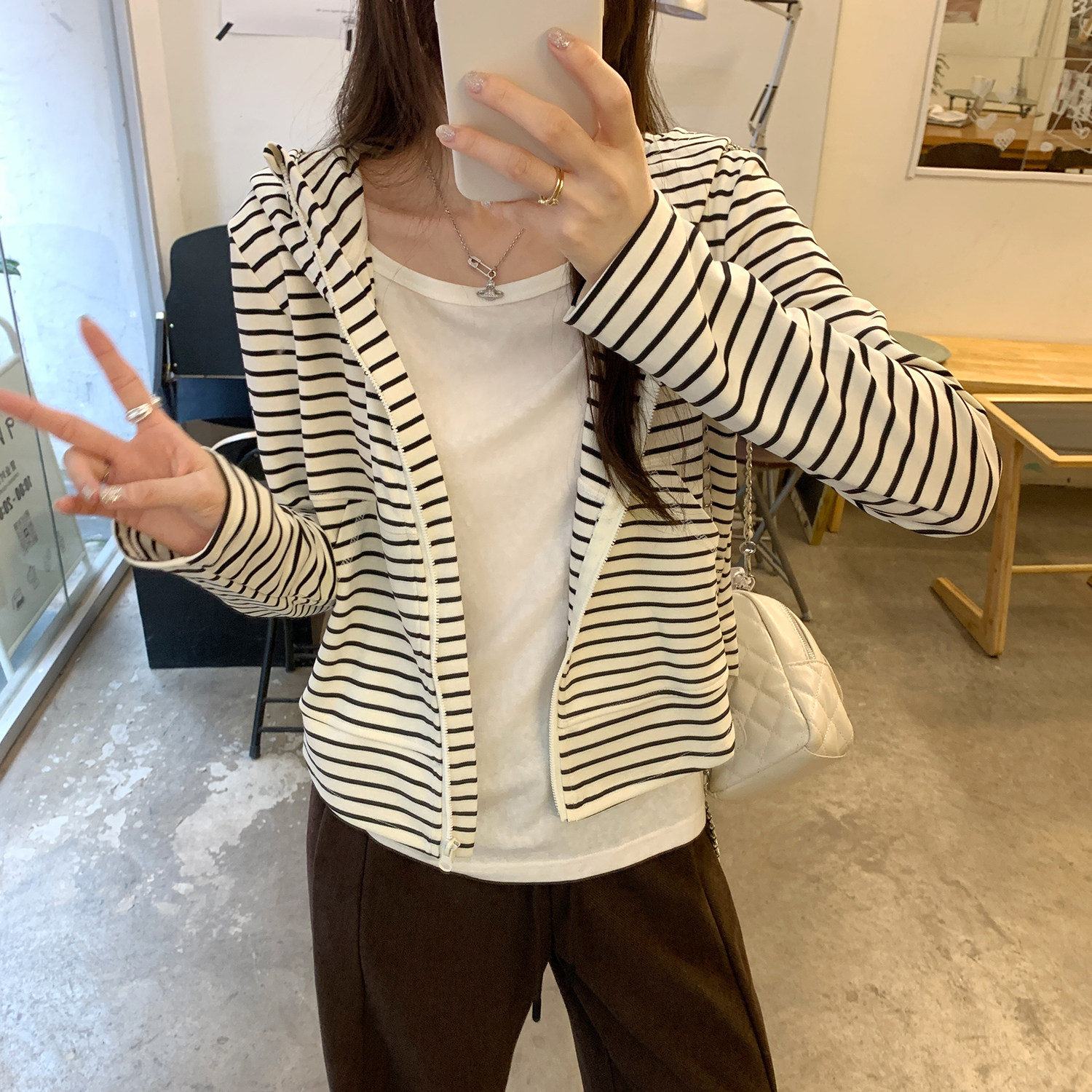 设计感美式复古条纹连帽外套女2026秋冬新款开衫别致短款卫衣上衣
