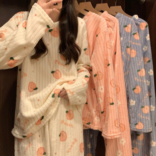 睡衣女士家居服宽松保暖两件套 秋冬水蜜桃小熊珊瑚绒印花暖暖套装
