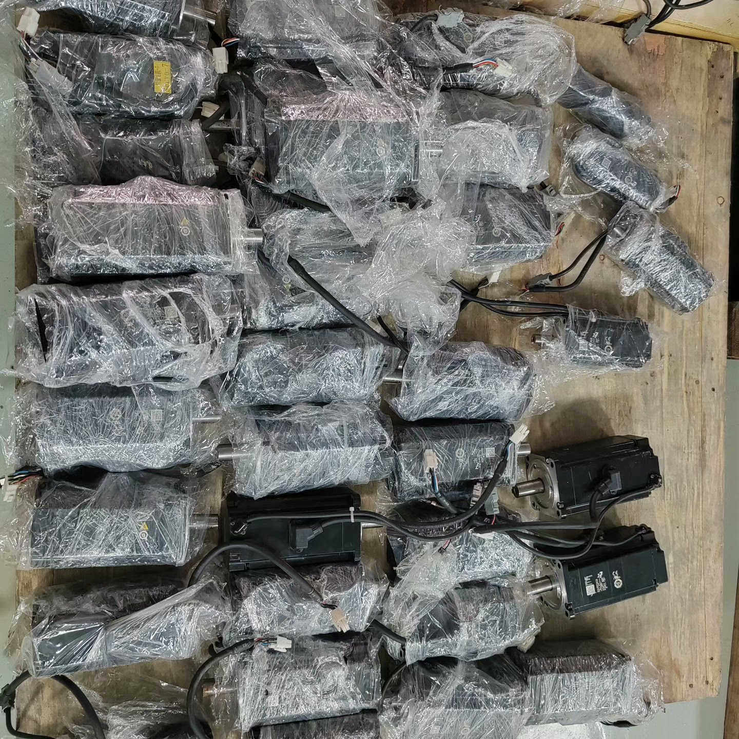 MGM7J-08AFC6E，安川7系伺服电机750w带刹车，议价