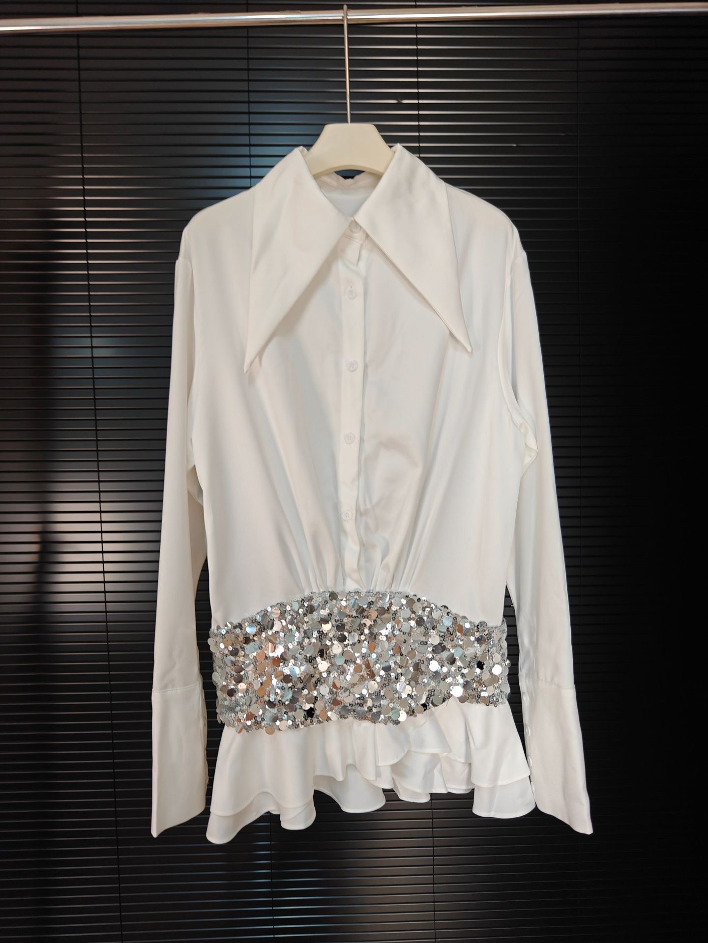 闪闪亮片拼接低腰白色尖领衬衫裙设计感小众女长袖宽松法式连衣裙