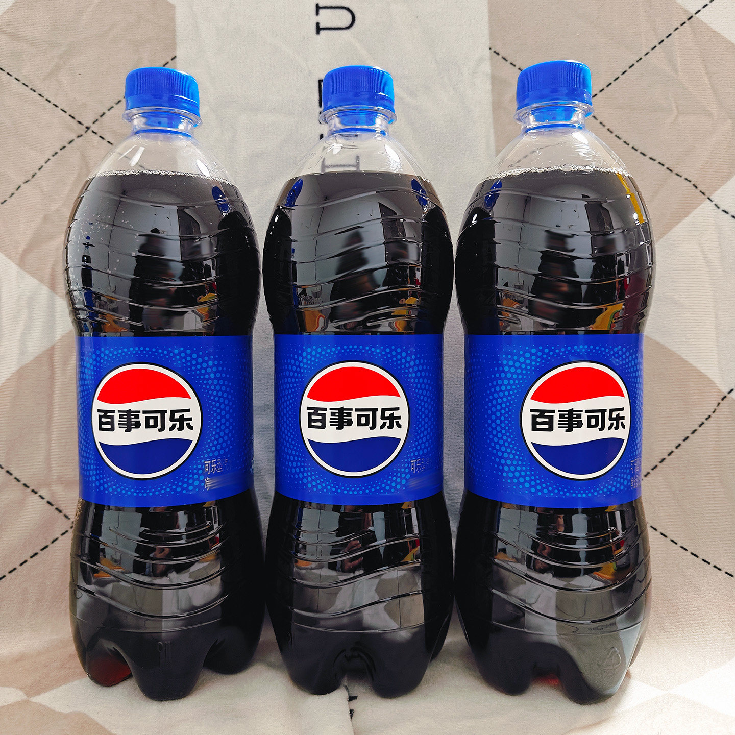 百事可乐原味900ml夏季解渴带汽饮品解暑饮料可乐型汽水碳酸分享