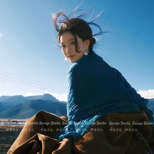 川西旅游蓝色褶皱长款围巾复古废土风云南纯色披肩氛围感拍照丝巾