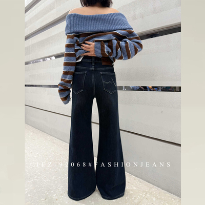 版型超好看的不贴腿微喇加绒牛仔