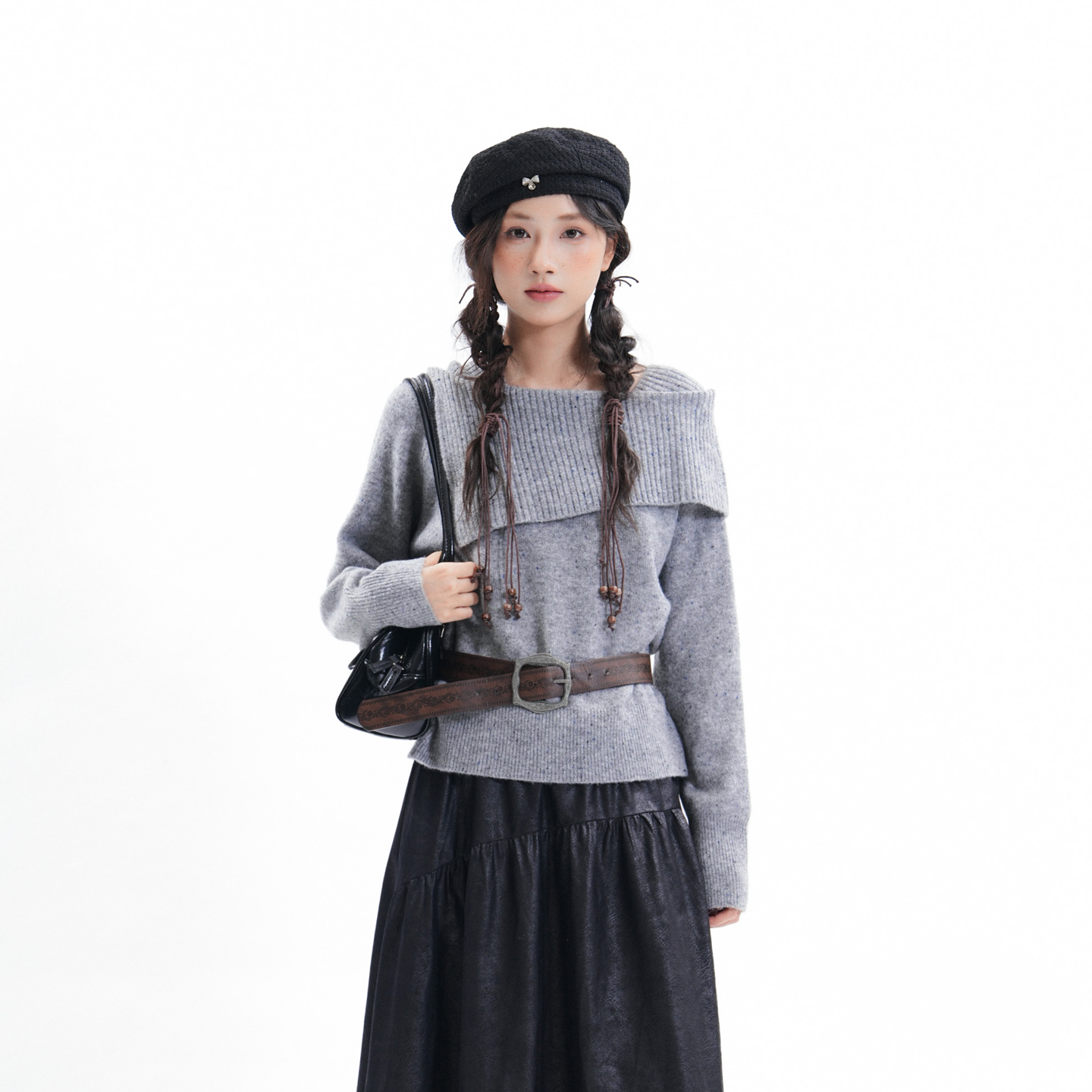 独特超好看设计感一字肩毛衣女