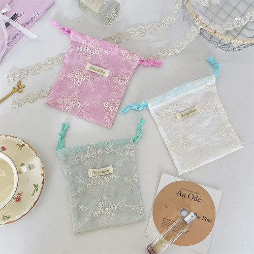 蜜桃粉刺绣蕾丝抽绳化妆收纳袋