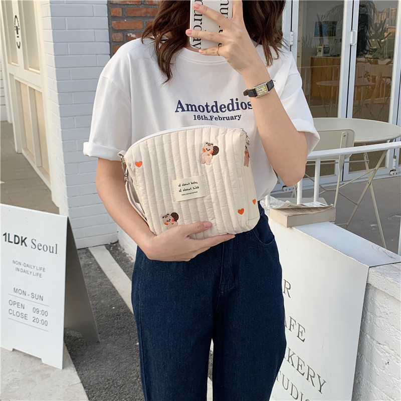 小白兔几 ins风绗缝刺绣棉婴儿手推车挂包妈咪包收纳化妆包手提包