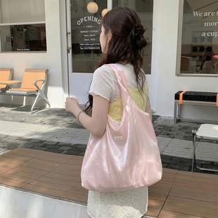 小白兔几 ins马卡龙光泽感绸缎单肩包大容量单肩布袋休闲收纳布袋