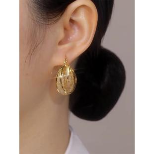 環(huán)環(huán)相扣鏤空網(wǎng)狀耳環(huán)女時尚 網(wǎng)紅爆款 輕奢高級感耳扣氣質(zhì)秋冬耳飾
