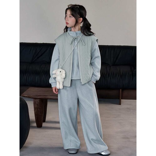 专柜品牌女童秋冬季马甲套装2026新款韩系女宝宝加绒加厚保暖巨好