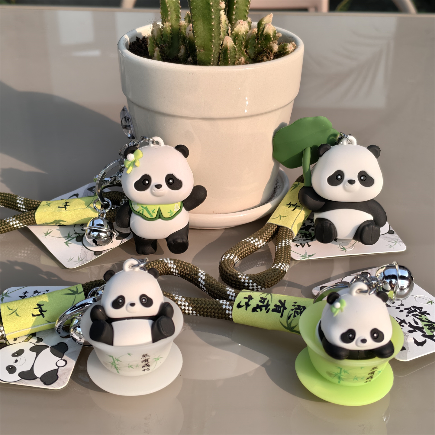 成都熊猫花花荷叶钥匙扣纪念品