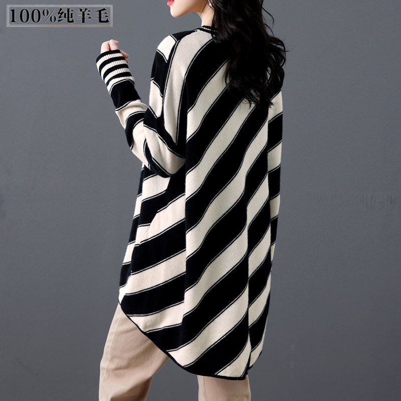 条纹宽松慵懒羊毛衫女2025春秋新款中长版毛衣拼色大尺码蝙蝠针织