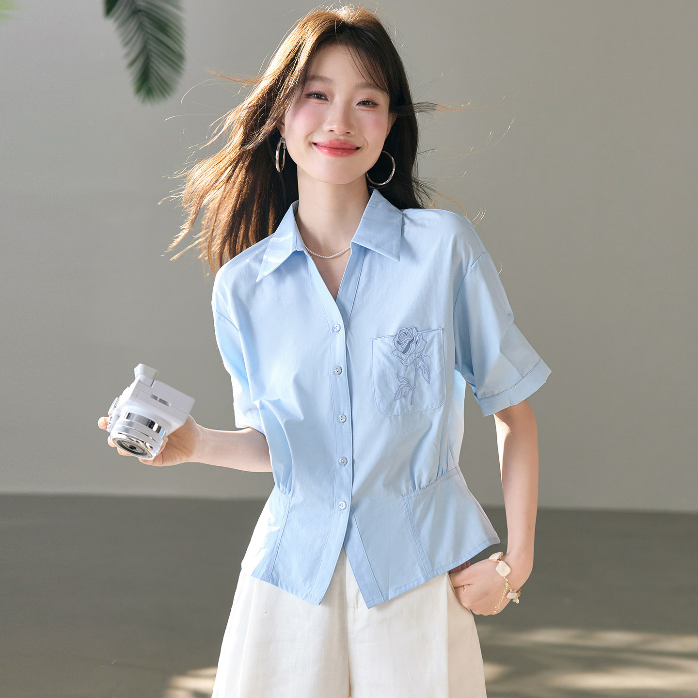 蓝色刺绣纯棉衬衫女短袖