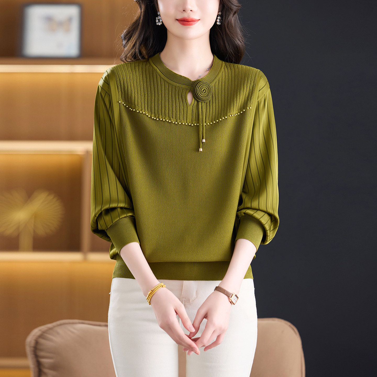 2026年春秋新款洋气镂空拼接针织衫女长袖钉珠百搭短款打底衫上衣,女装/女士精品,毛针织衫,淘宝优惠券,粉丝福利购,淘宝优惠卷