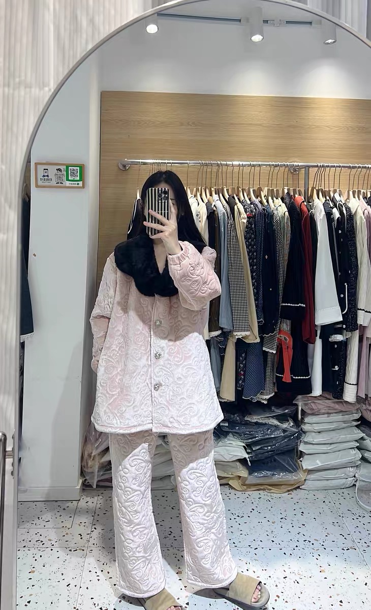 睡衣秋冬款2025新款女珊瑚绒加绒加厚可外穿家居服套装