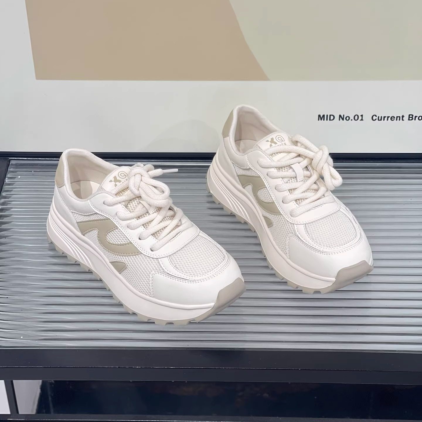 2026年休闲风厚底老爹鞋女米白色系带透气增高百搭舒适轻便运动鞋