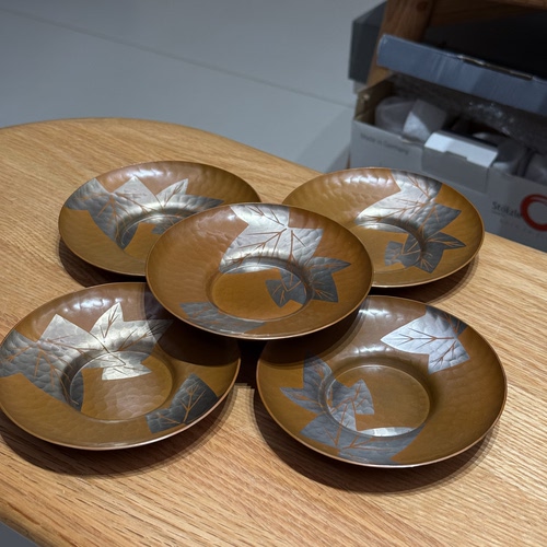 日本中古手打锤目纹金彩叶纹日本铜茶托5个 11.5cm 全新 有底款