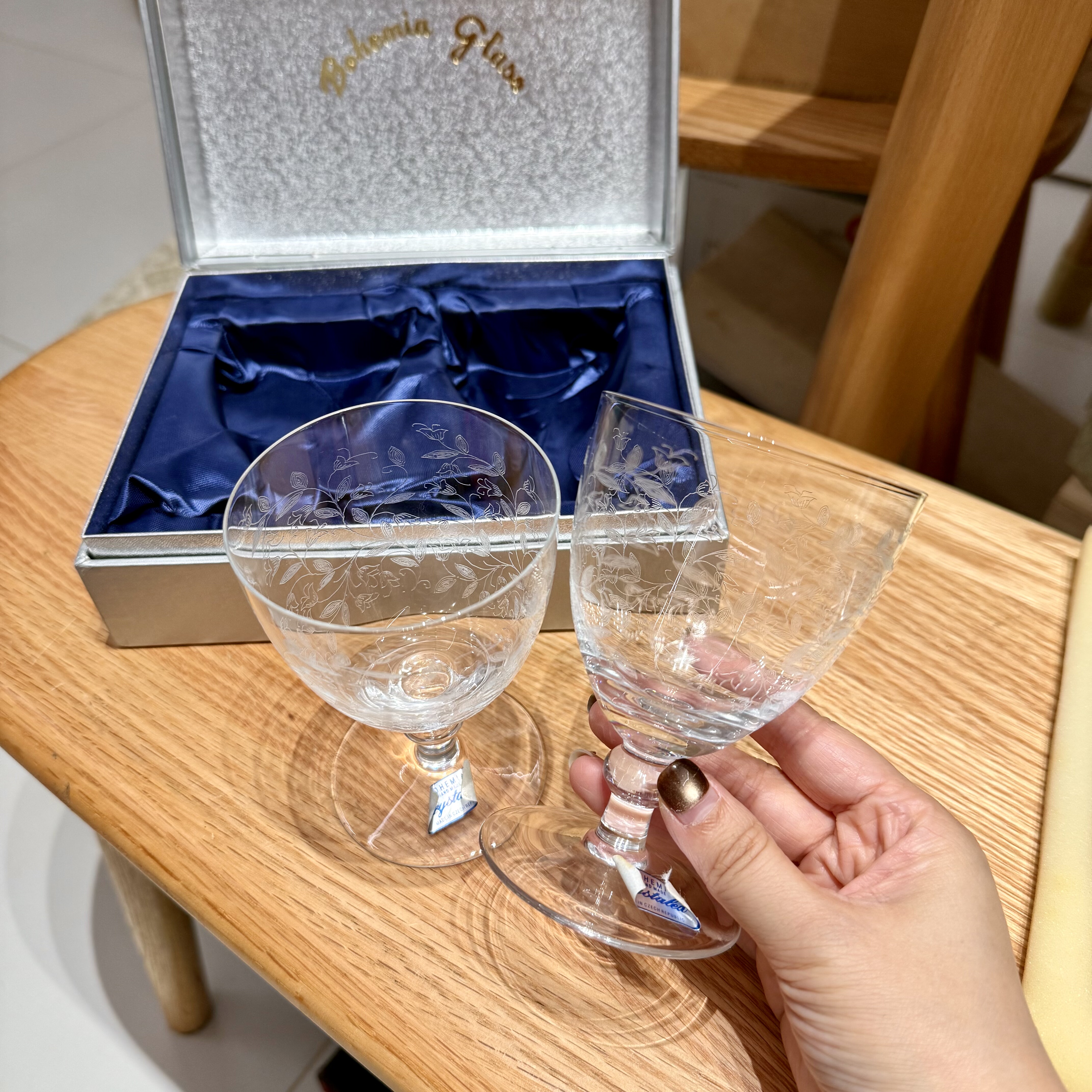 Bohemia波西米亚蚀刻铃兰草花纹水晶红酒杯一对 中古原盒全新