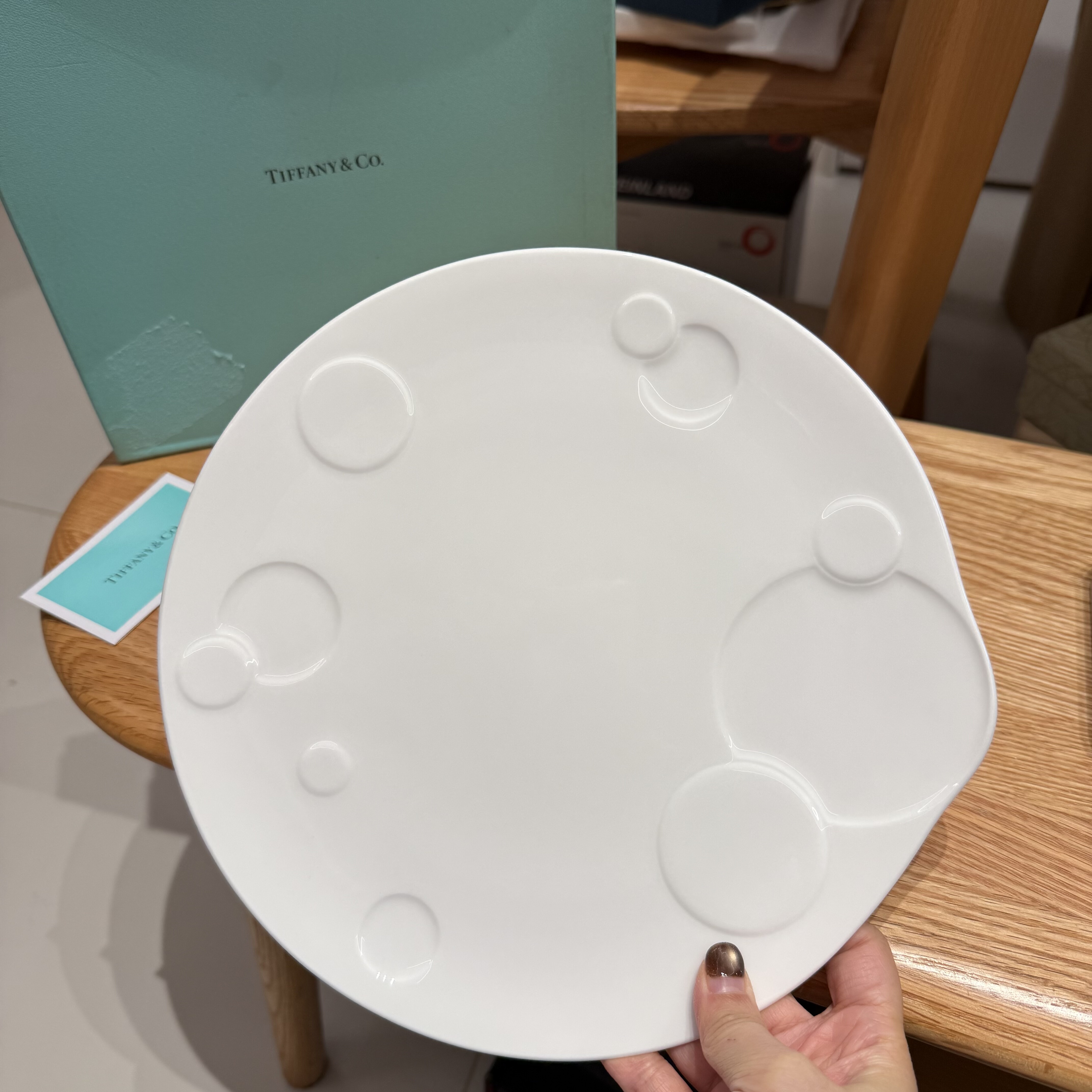 法国蒂芙尼Tiffany&Co月亮浮雕骨瓷盘moonsム ン プラタ25cm 保真