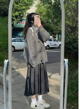 2023秋装灰色毛衣开衫女设计感小众小个子慵懒风宽松V领针织外套