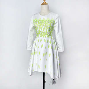 年轻气质修身 时尚 绿色印花女装 连衣裙2023新品 显瘦小个子中长裙