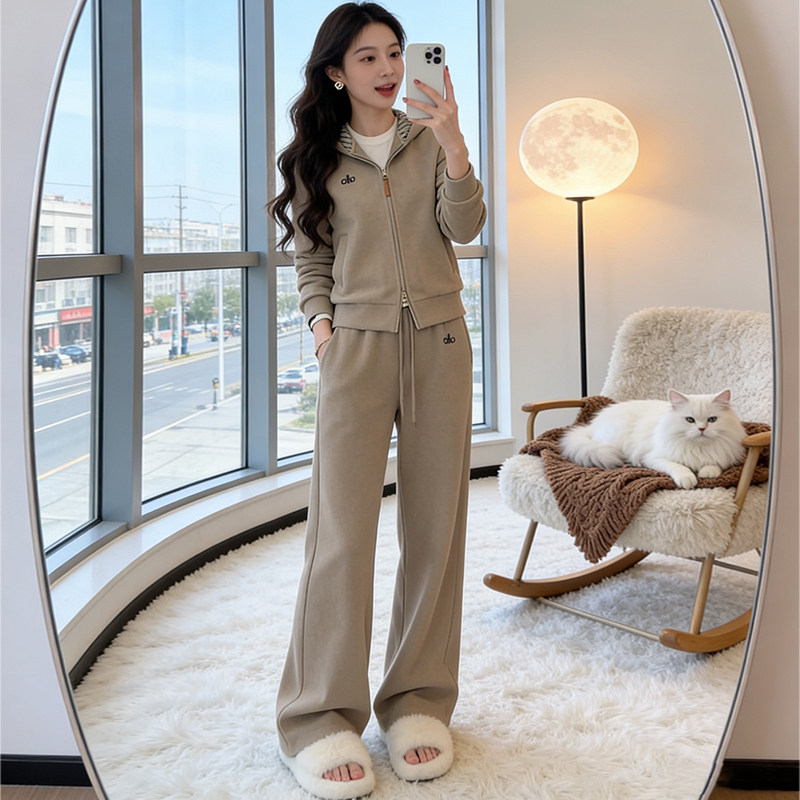 高级设计感撞色拼接连帽外套高腰抽绳直筒裤休闲气质运动两件套女,女装/女士精品,休闲运动套装,淘宝优惠券,粉丝福利购,淘宝优惠卷