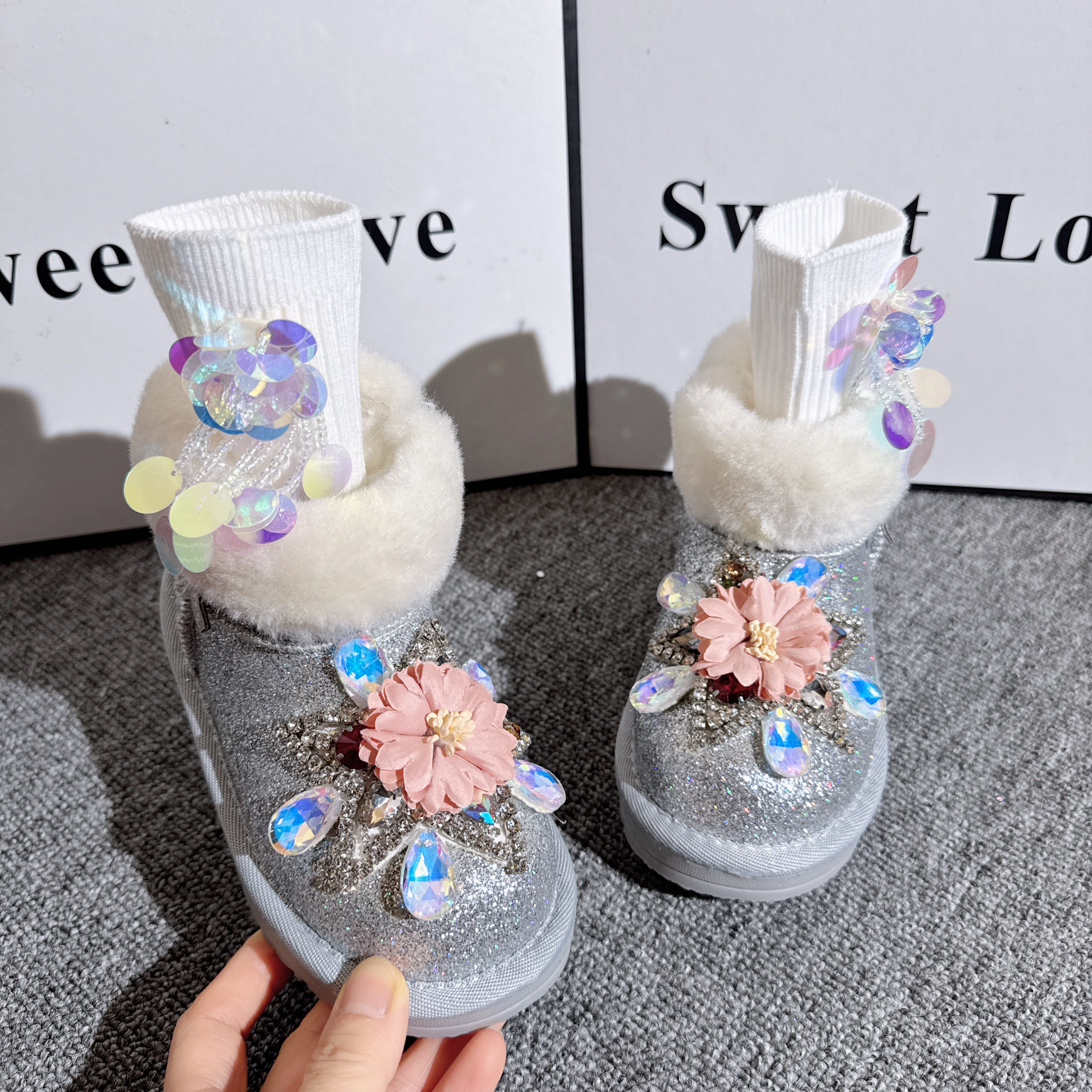 女童冬季防滑保暖雪地靴