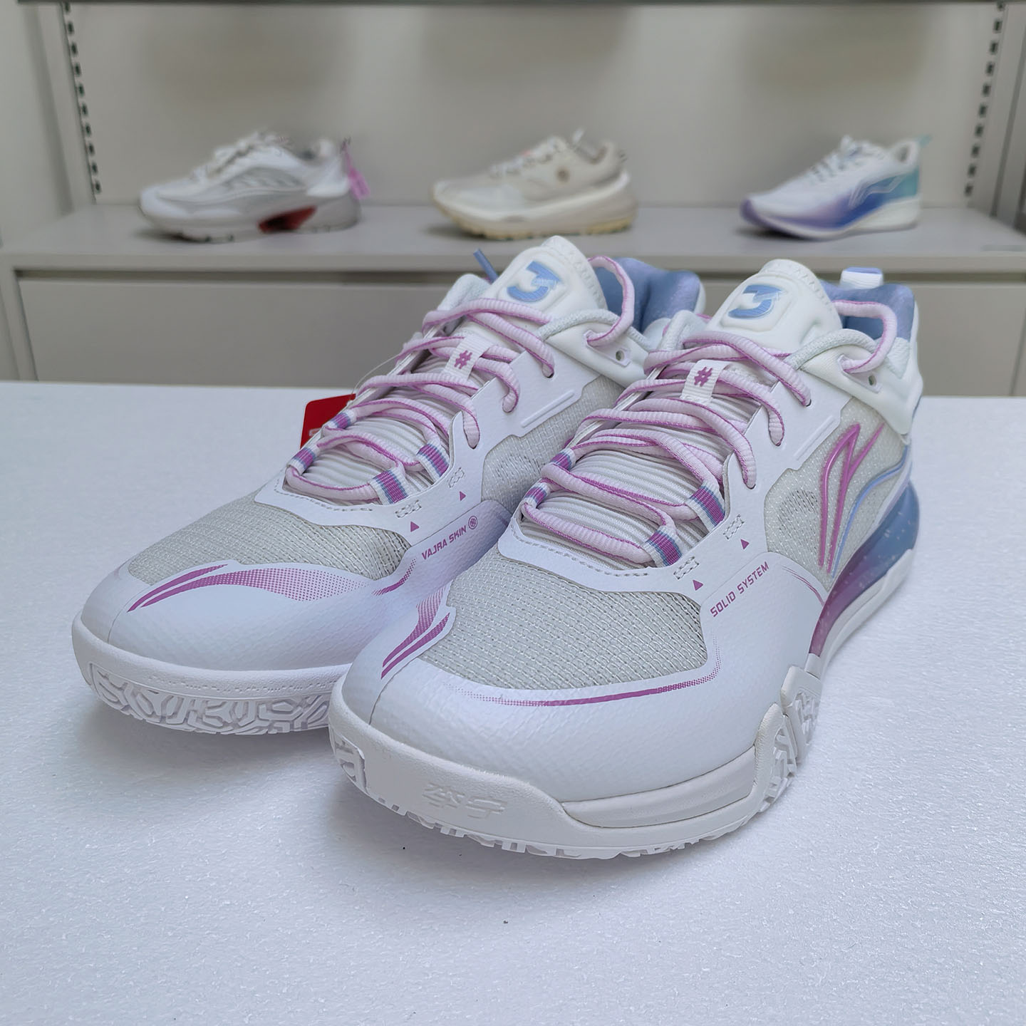 李宁羽毛球鞋贴地飞行3PRO全面均衡防滑耐磨男专业训练鞋AYAV001