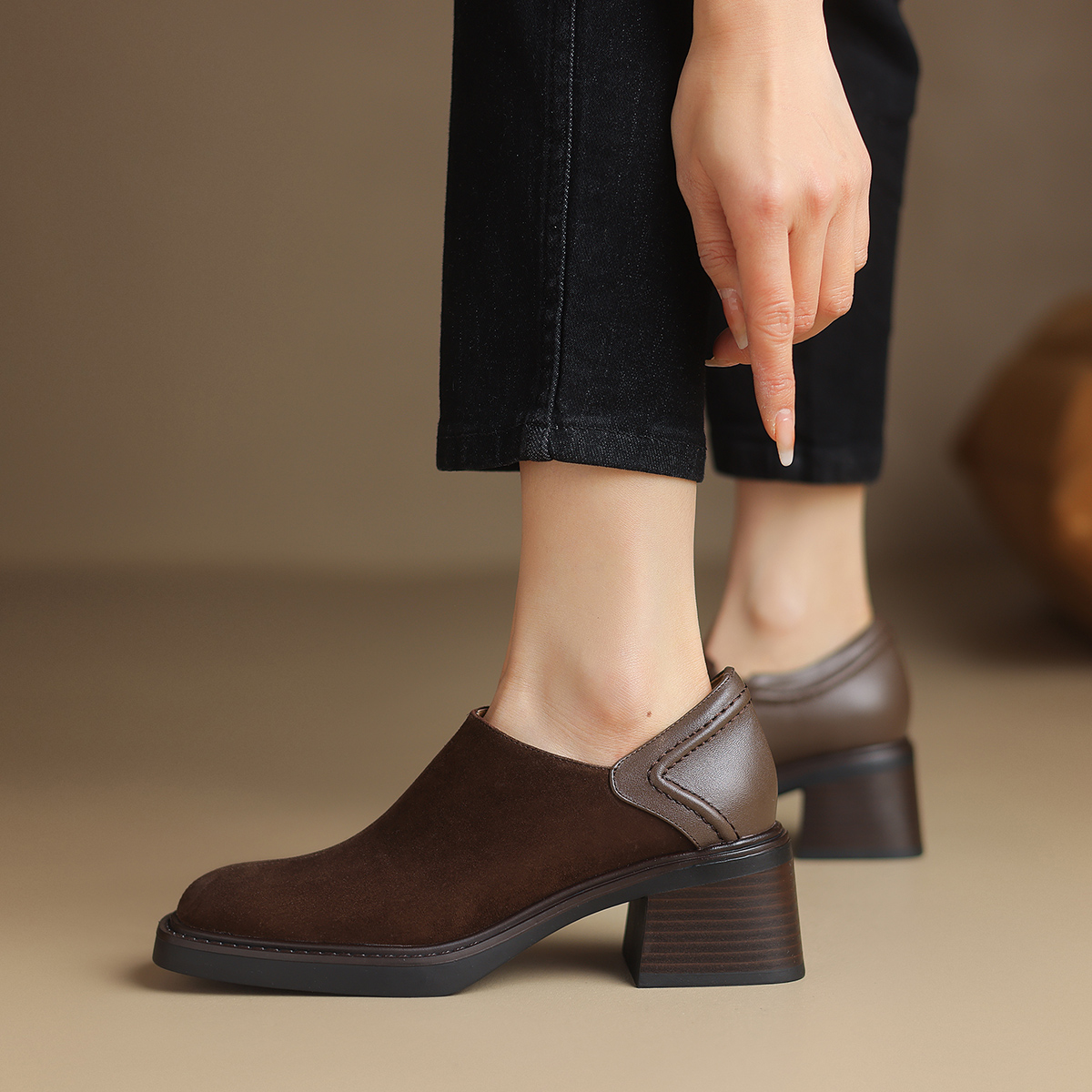 星期六法式方头粗跟单鞋女2025夏季新款外穿不累脚工作通勤鞋