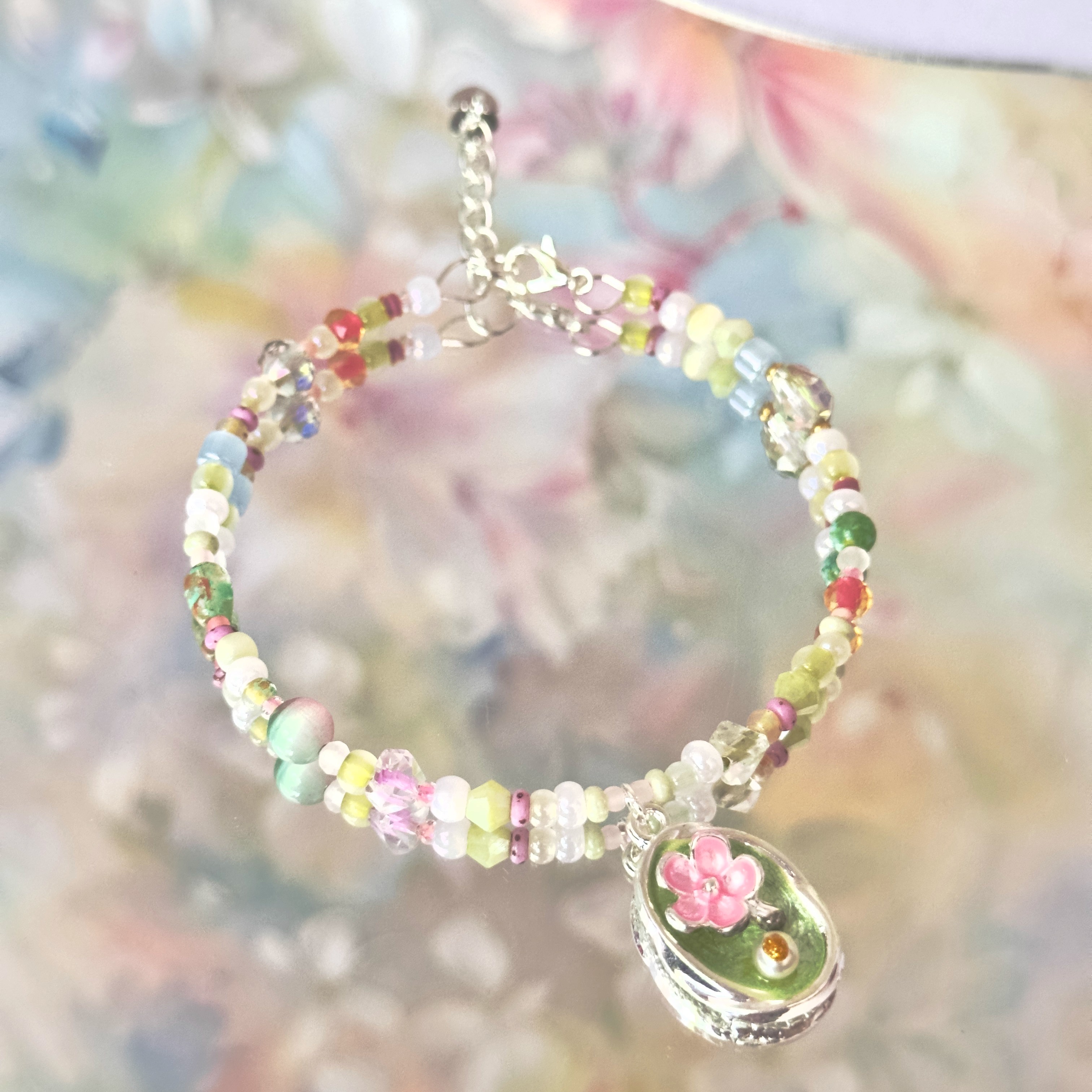 莫奈花园蝶恋花小米珠手链原创记忆钢圈串珠送学生闺蜜信物古典风