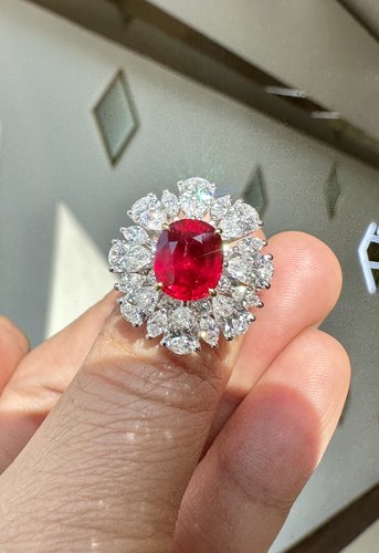 新货GRS认证无烧鸽血红宝石3.3ct明亮色加上大钻镶嵌戒指