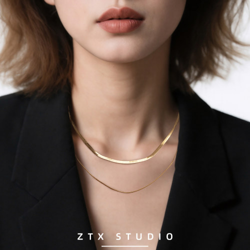 ZTX 叠戴项链女款2025新款金色钛钢锁骨链高级感轻奢小众脖子配饰
