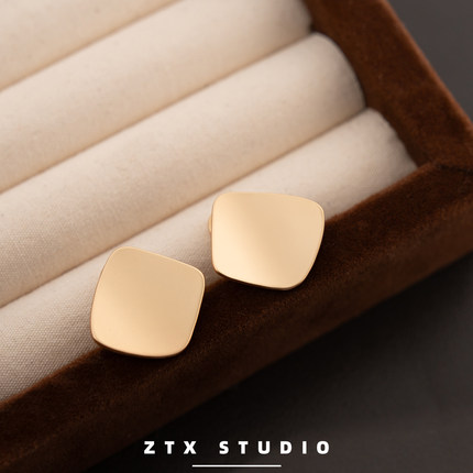 ZTX 哑光曲面金属耳夹无耳洞女通勤风耳钉简约百搭蚊香盘耳饰耳环