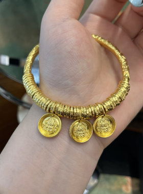 足金黄金錾刻黄财神盘缠手镯送女友礼物