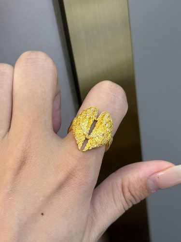 足金黄金翅膀戒指送女友礼物