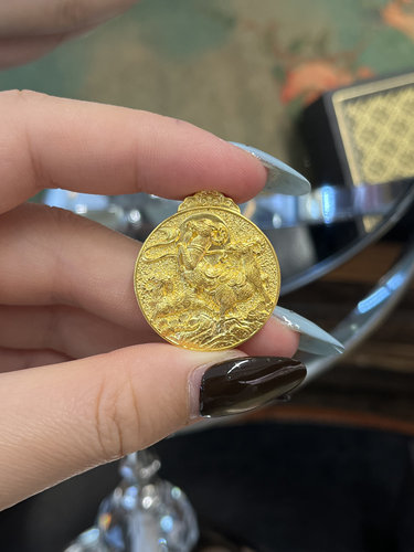 足金黄金古法十二生肖羊吊坠送女友礼物
