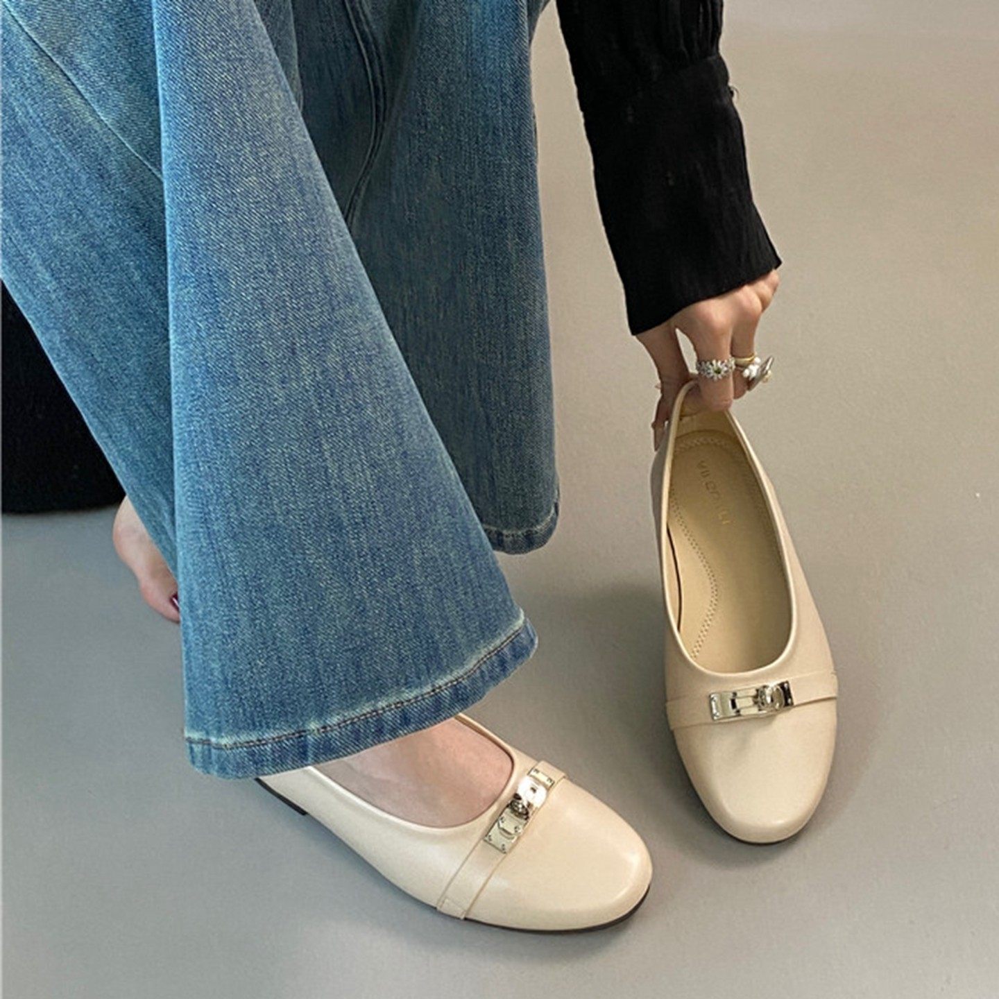平底小香风金属扣单鞋女2025春季新款法式复古通勤鞋一脚蹬奶奶鞋,女鞋,浅口单鞋,淘宝优惠券,粉丝福利购,淘宝优惠卷