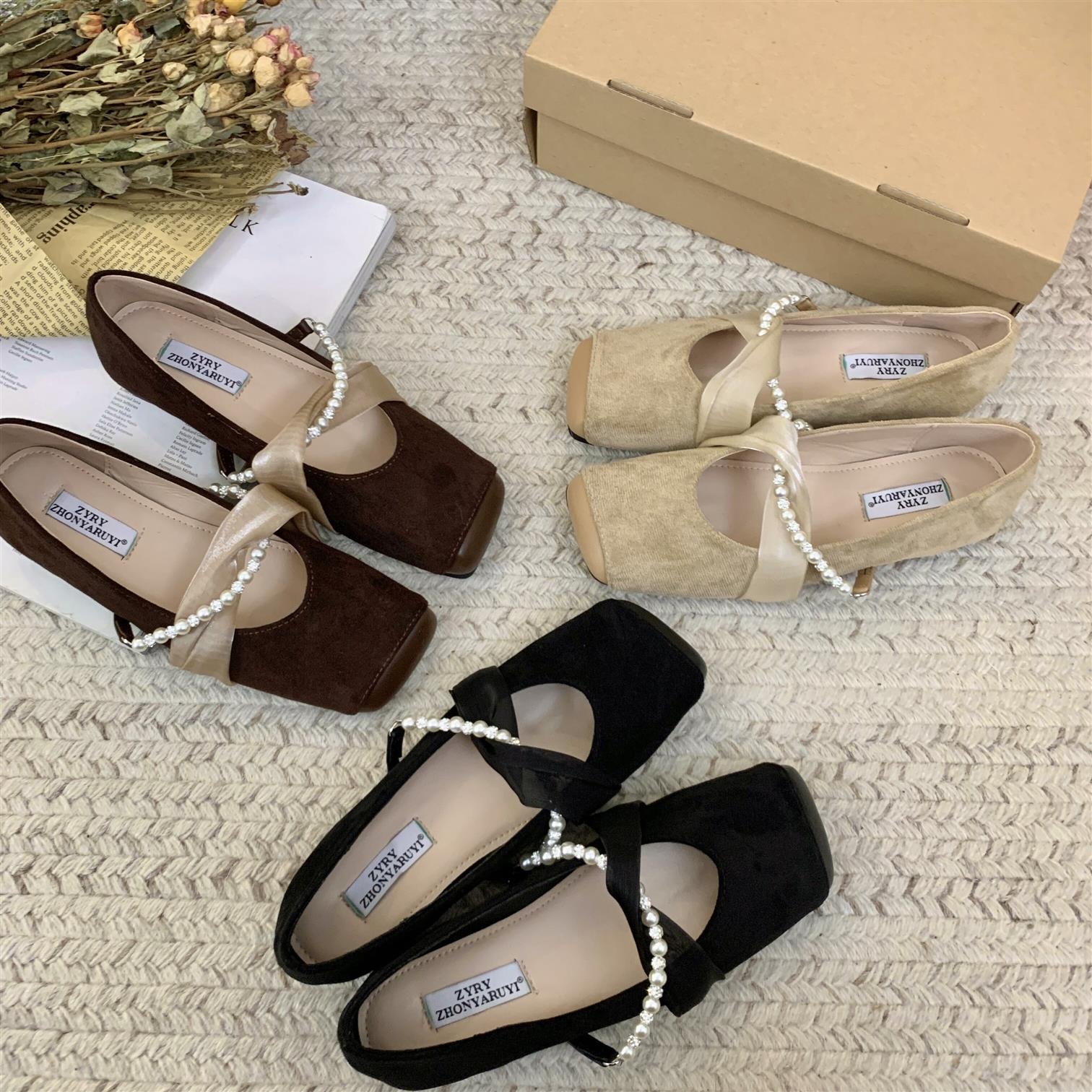 方头玛丽珍鞋浅口绒面2025年春季新款仙女风珍珠配裙子软平底单鞋